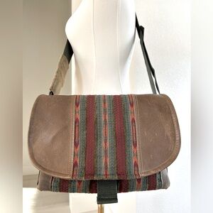 Porteen Gear Southwestern Leather Crossbody Camera Bag Medium